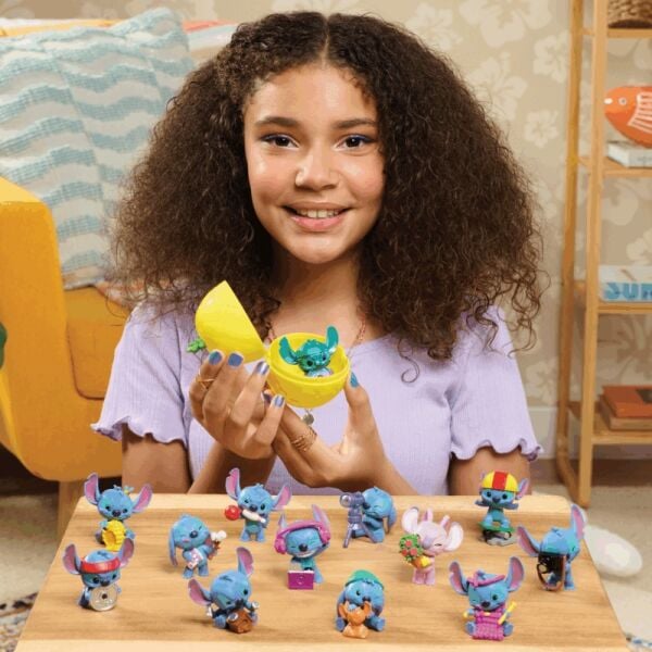 GPH-TTC32000 STITCH COLLECTIBLE MINI FIGUR CAPS 24