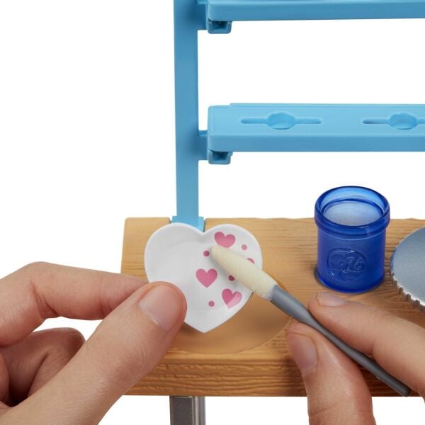 MATE-HCM85 BARBIE NIN SANAT EVI OYUN SETI 3