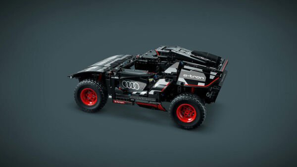 ADOL-LMT42160 AUDI RS Q E-TRON 2