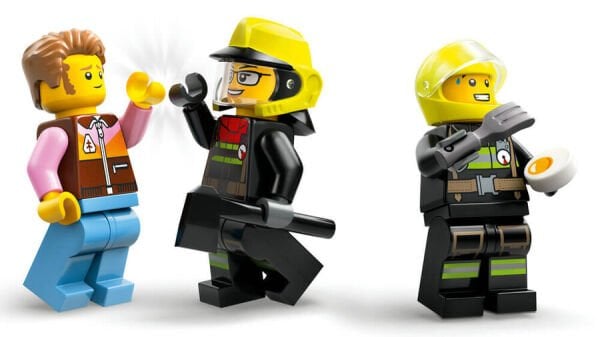 ADOL-LSC60412 4X4 FIRE TRUCK W BOAT 3