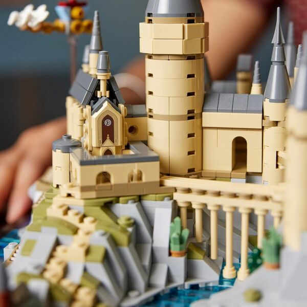 ADOL-LSH76419 HOGWARTS CASTLE AND GROUNDS 1