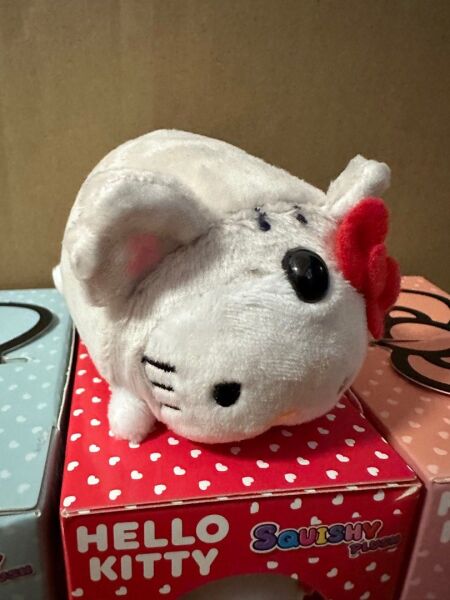 GPH-2465-0560 HELLO KITTY SQUISHY PELUS 144