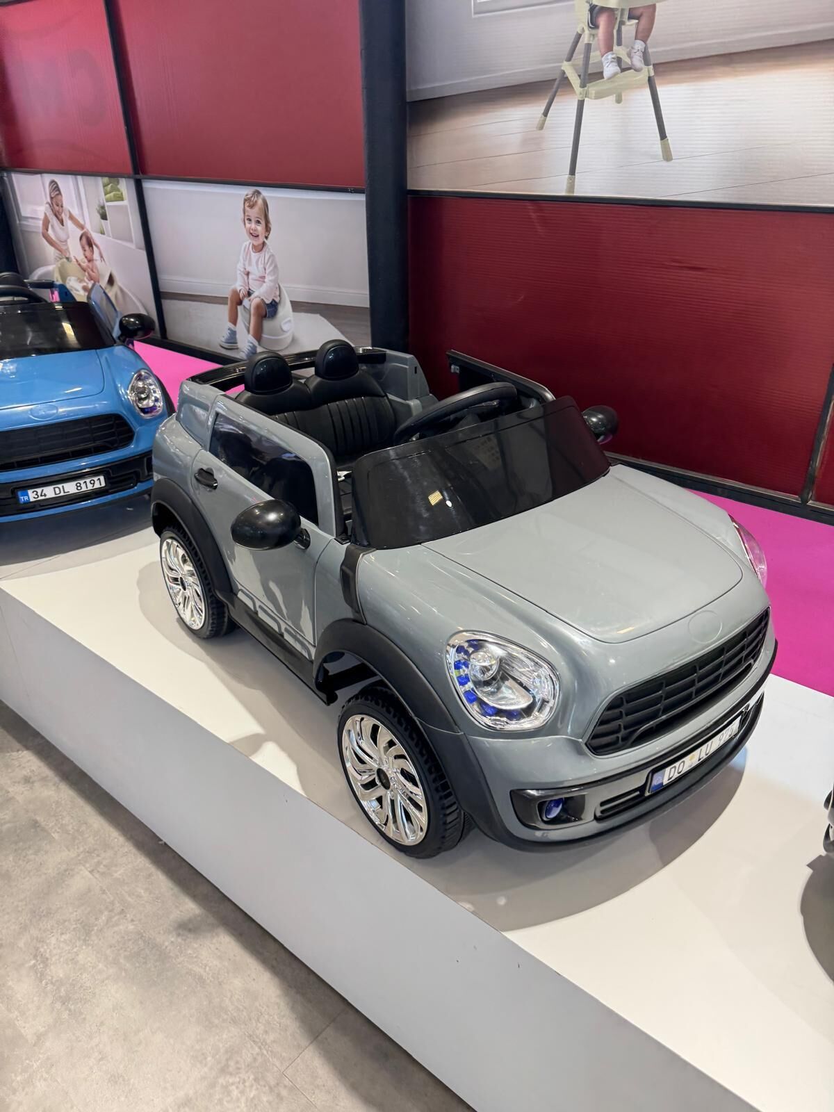 DOLU-8293 RIDE ON 12 V AKULU ARABA KUMANDALI GRI 1