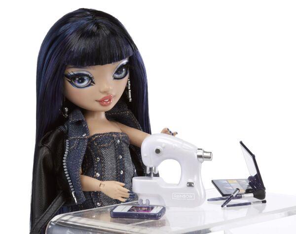 ADO-IRH583158 RAINBOW HIGH MODA BEBEGI KIM NGUYEN 3