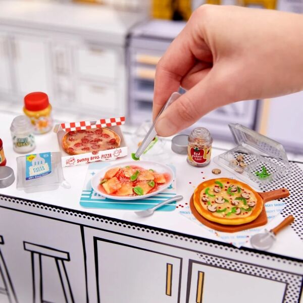 ADO-IMV591825 MINIVERSE FOOD DINER 18